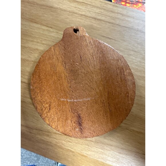 Handcrafted Wooden Ornament With "Glory To The Newborn King" Engraving - Picture 3 of 4